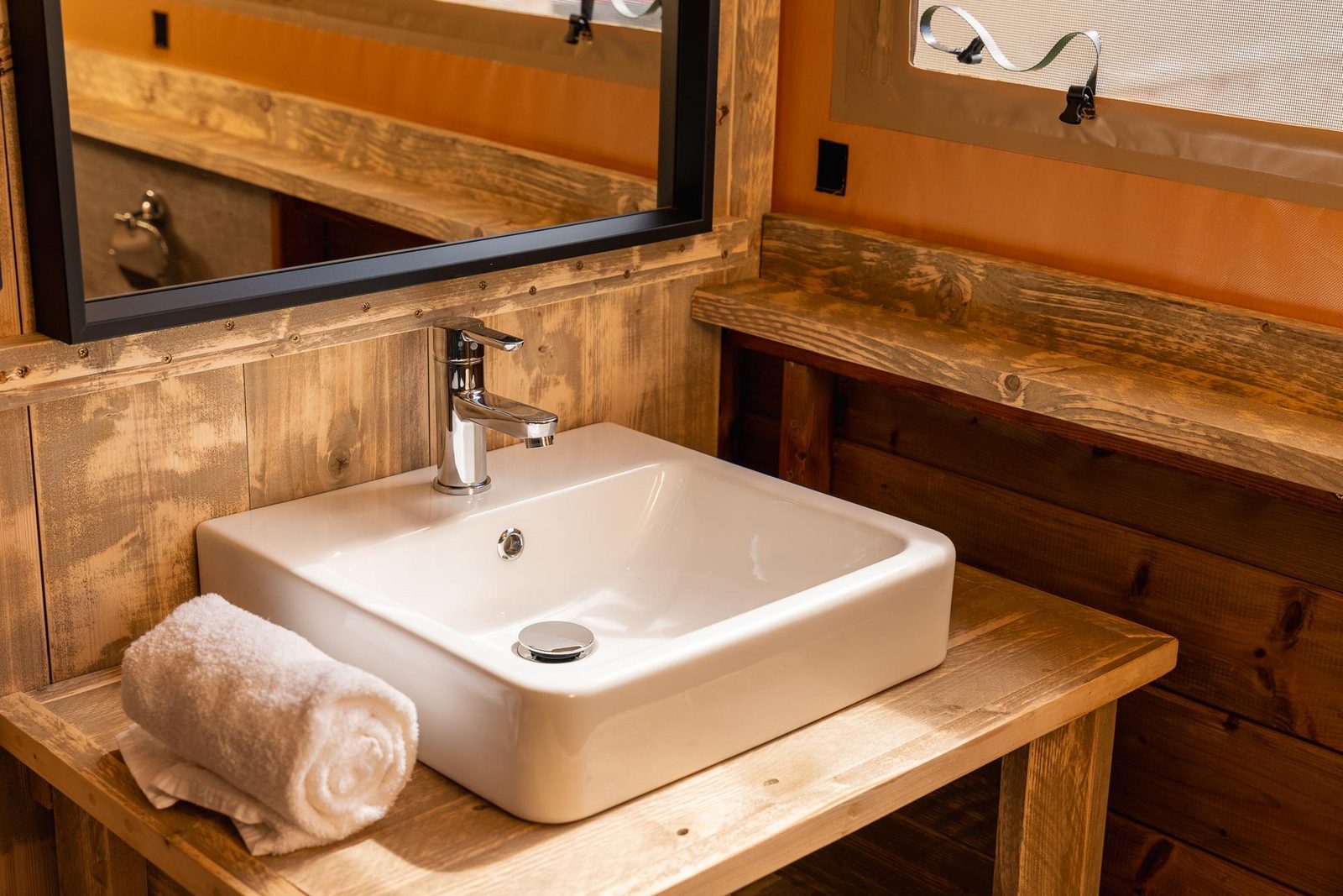 Boomhuttent aan de Regge met privé sanitair | 6 personen
