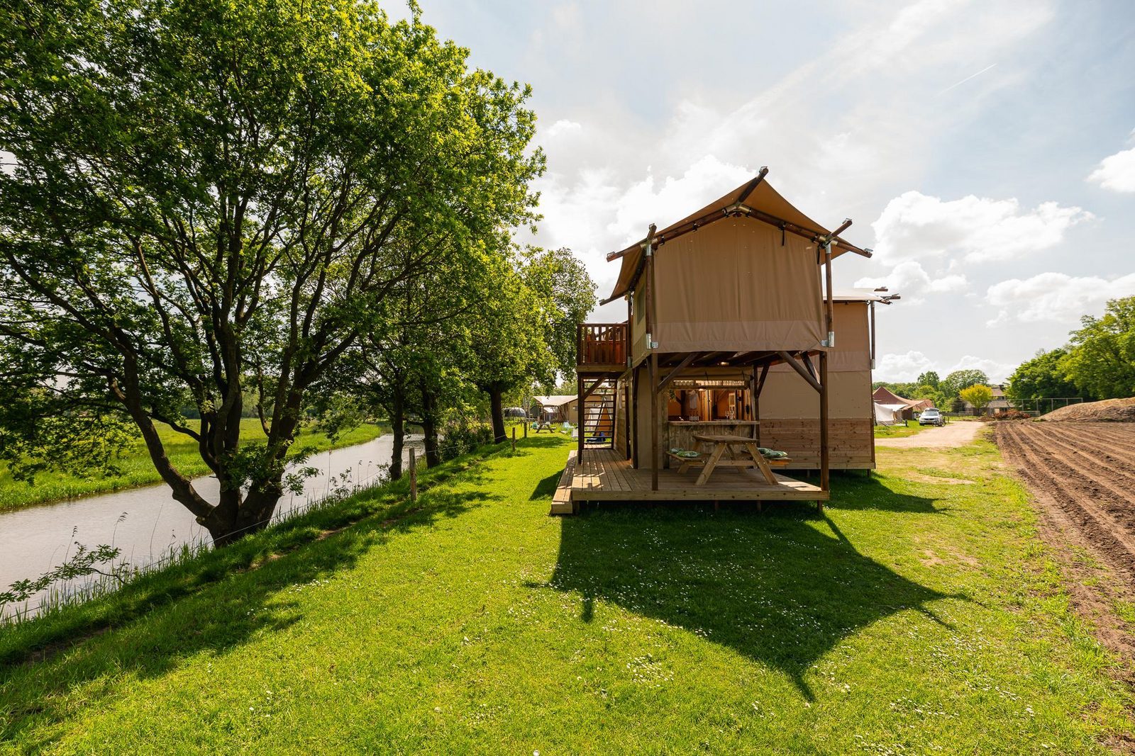 Boomhuttent aan de Regge met privé sanitair | 6 personen