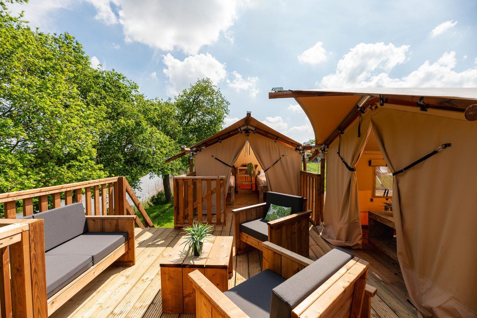 Boomhuttent aan de Regge met privé sanitair | 6 personen