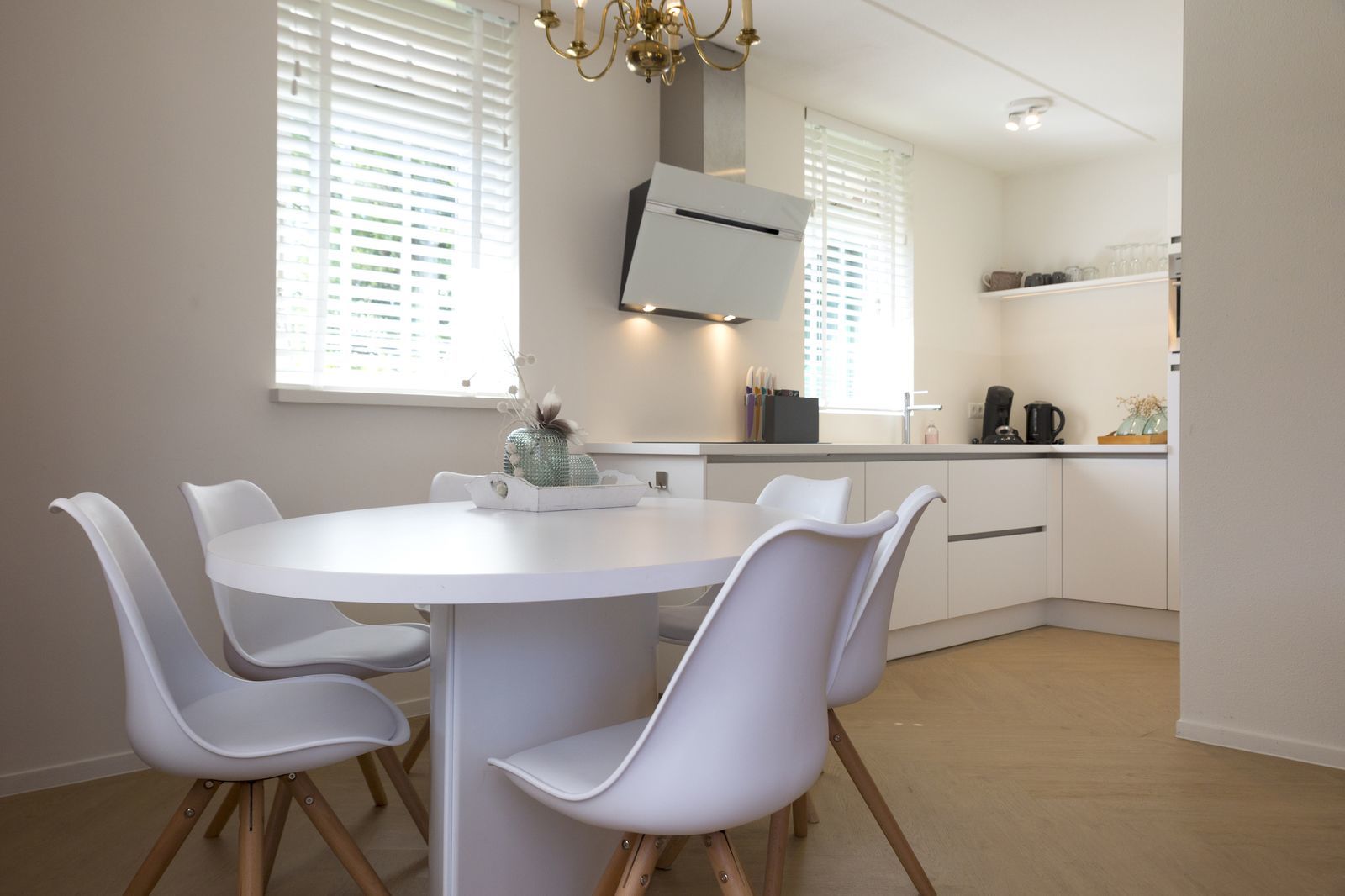De Noteboom 6-persoons, verwarmd privé zwembad, hottub, overdekte lounge met haard, panorama sauna, sunshower, luxe, wifi