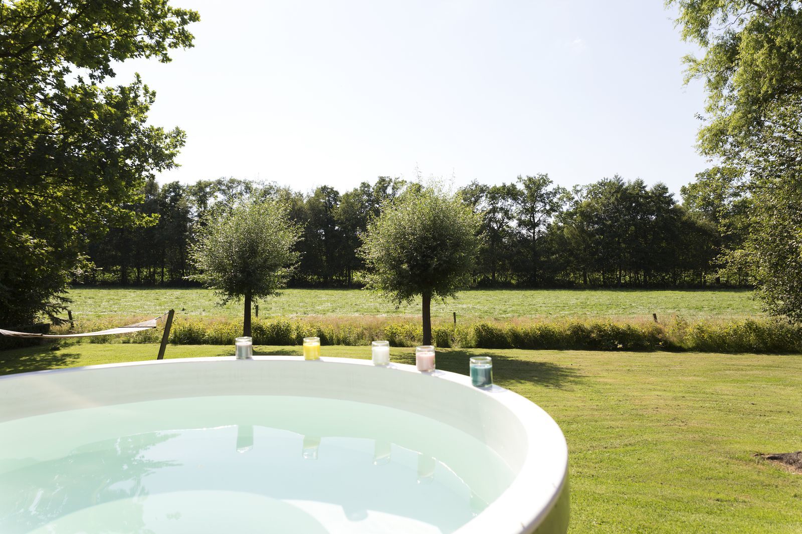 De Noteboom 6-persoons, verwarmd privé zwembad, hottub, overdekte lounge met haard, panorama sauna, sunshower, luxe, wifi