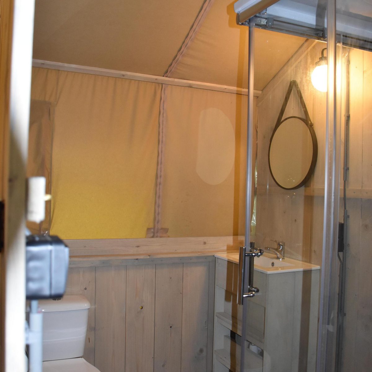 Camping 't Veld - Comfort safaritent 4 persoons
