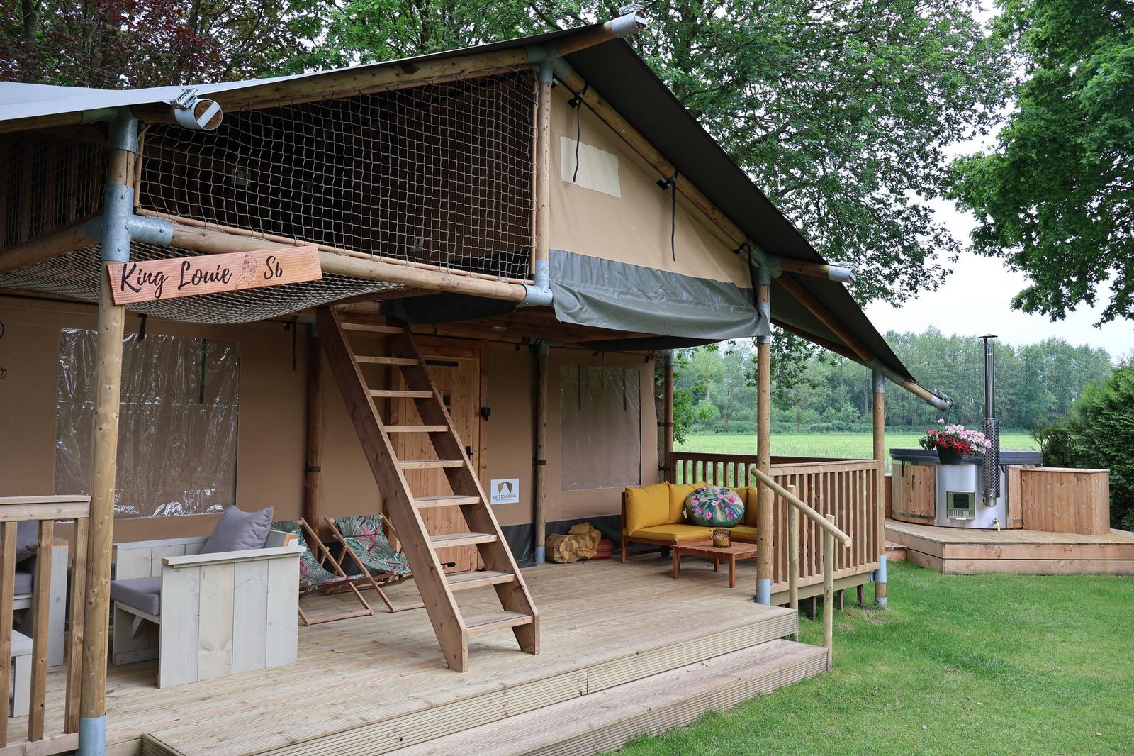 SAFARITENT RANGER DELUXE MET HOTTUB