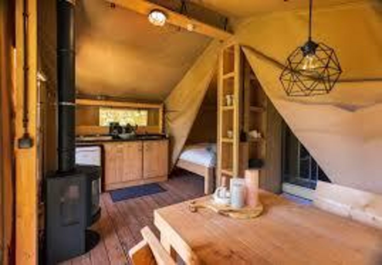 Comet 27 Lodges