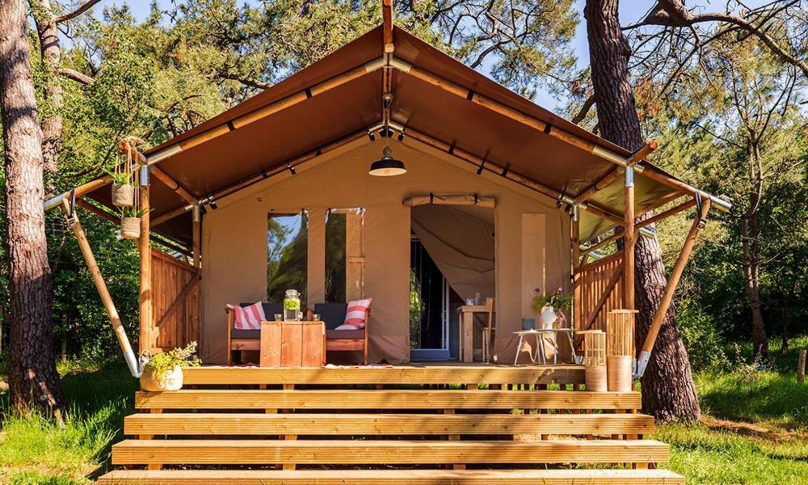 Comet 27 Lodges