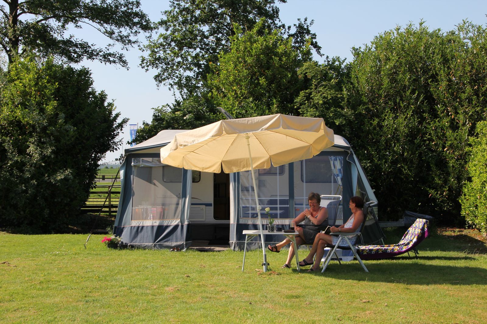 Kampeerplaats: Caravan of Tent, 10 Amp