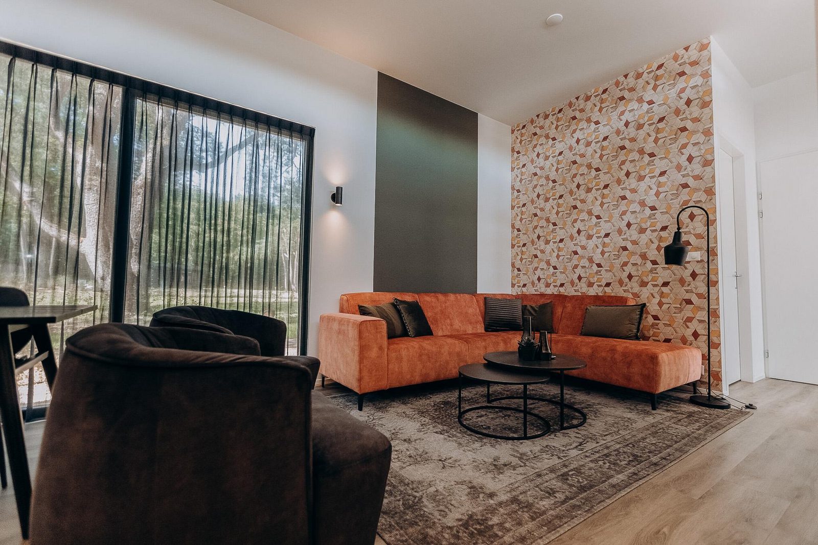 Luxury Family Lodge + hot tub (6p)