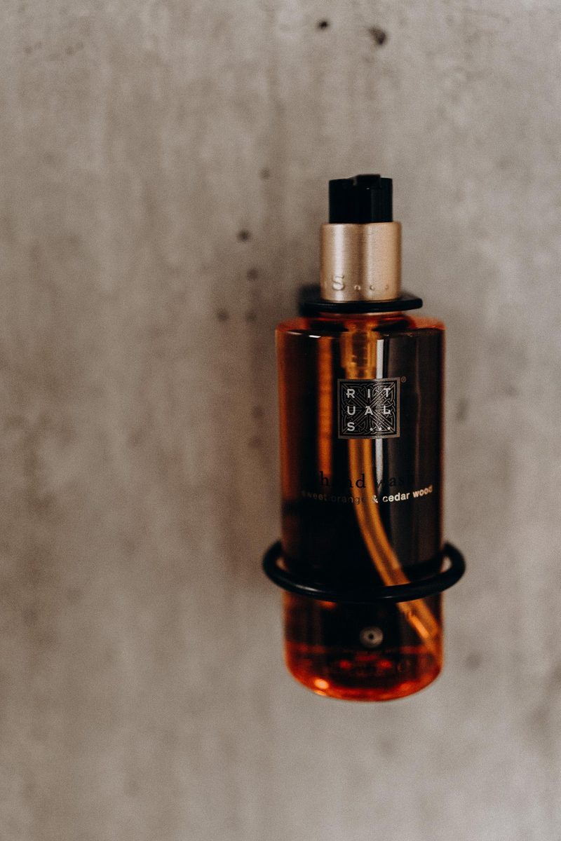 Luxe Waterlodge + hottub (4p)