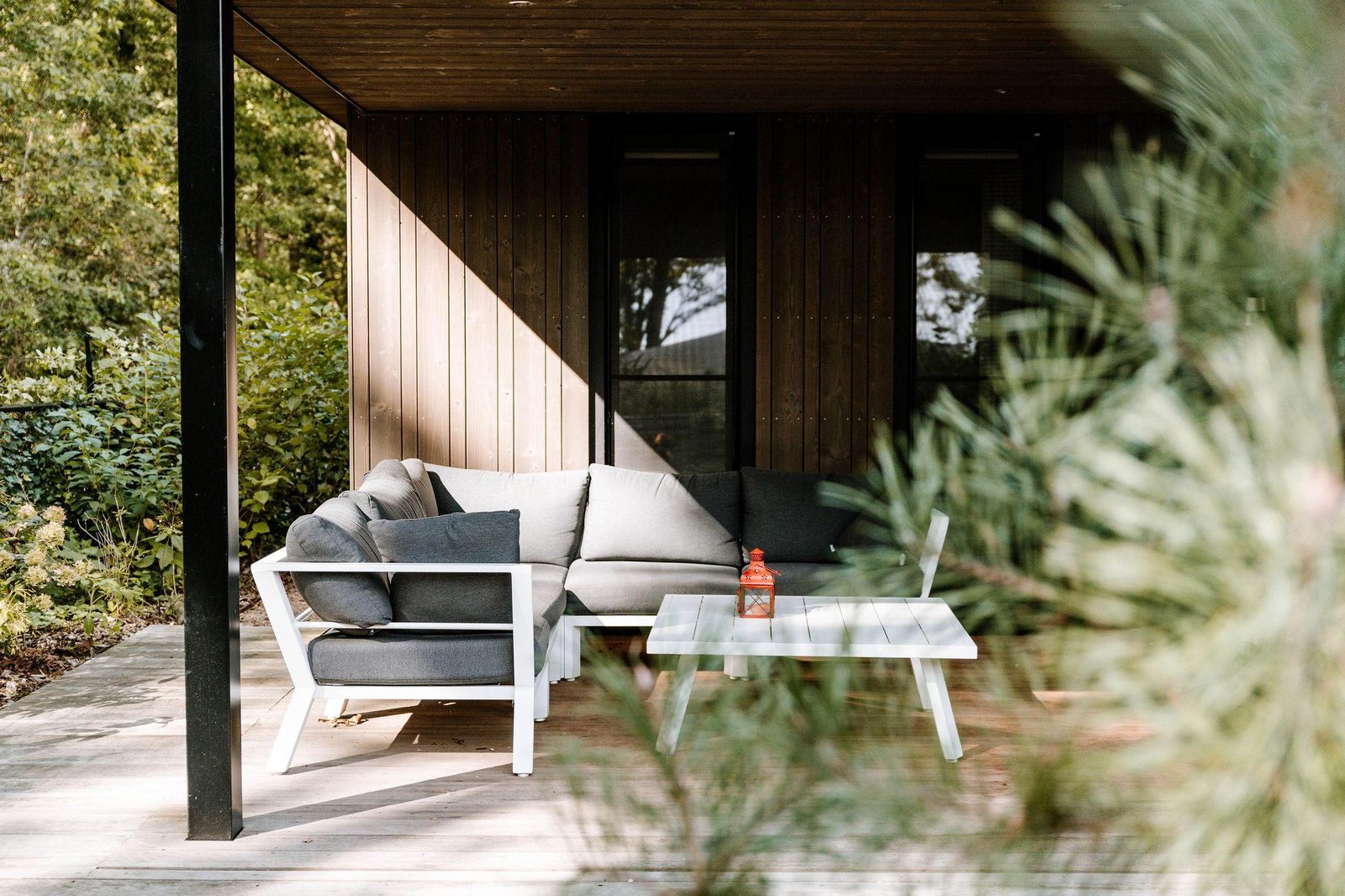 Luxe Waterlodge + hottub (4p)