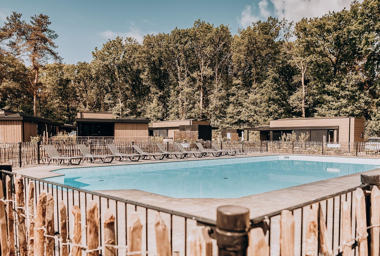 Luxury Family Lodge + hot tub (6p)