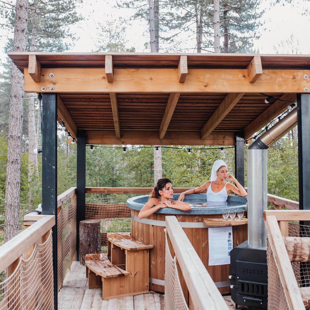 Treetop met hottub