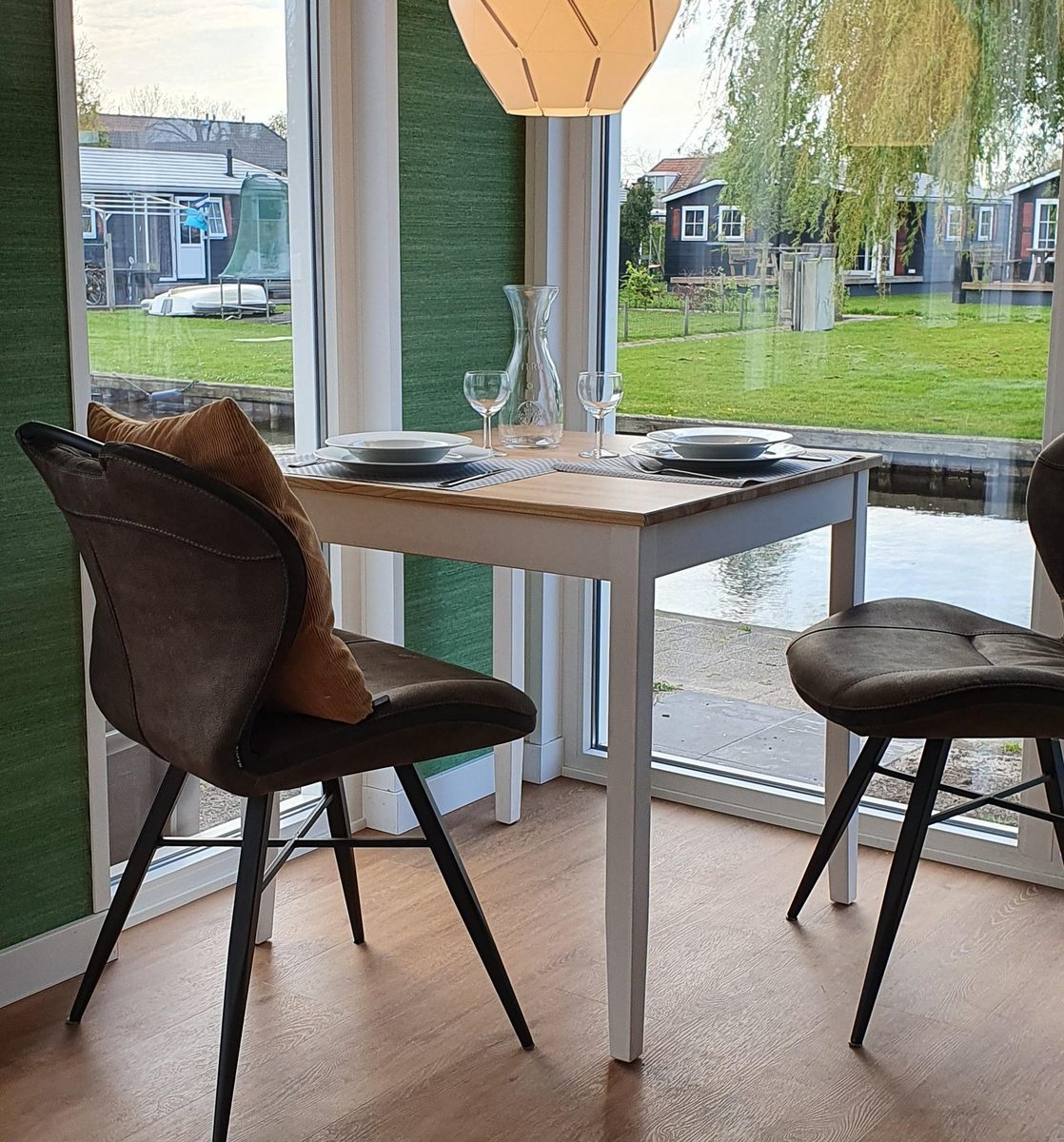 Studio cozy two guests chalet by the canal
