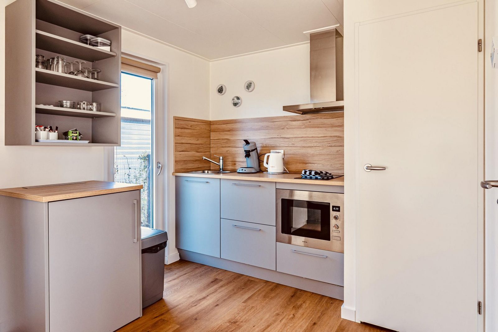 Studio cozy two guests chalet by the canal