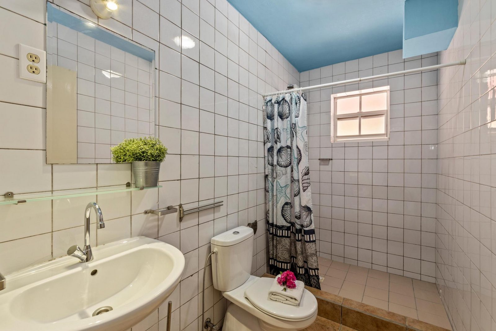 4 Bedroom Apartment - At Sea - Ground Floor