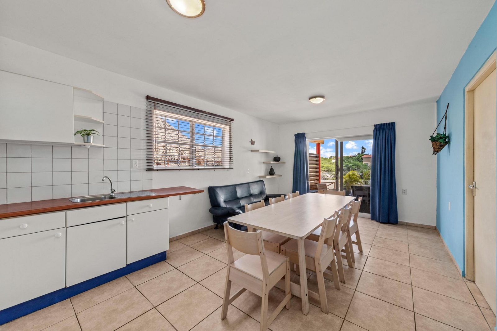 4 Bedroom Apartment - At Sea - Ground Floor