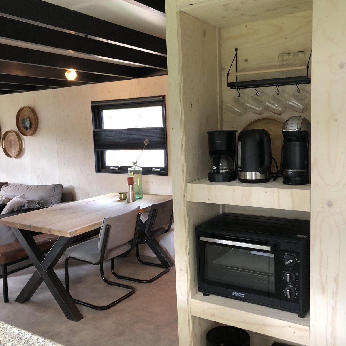 Caravan 4*++ A met airco | 2 volwassenen en 2 kinderen (blokhut met stapelbed)