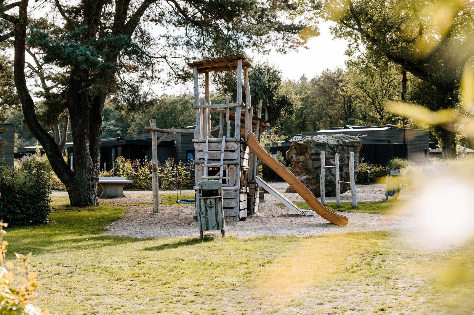 Luxury Family Water Lodge + hot tub (6p) 
