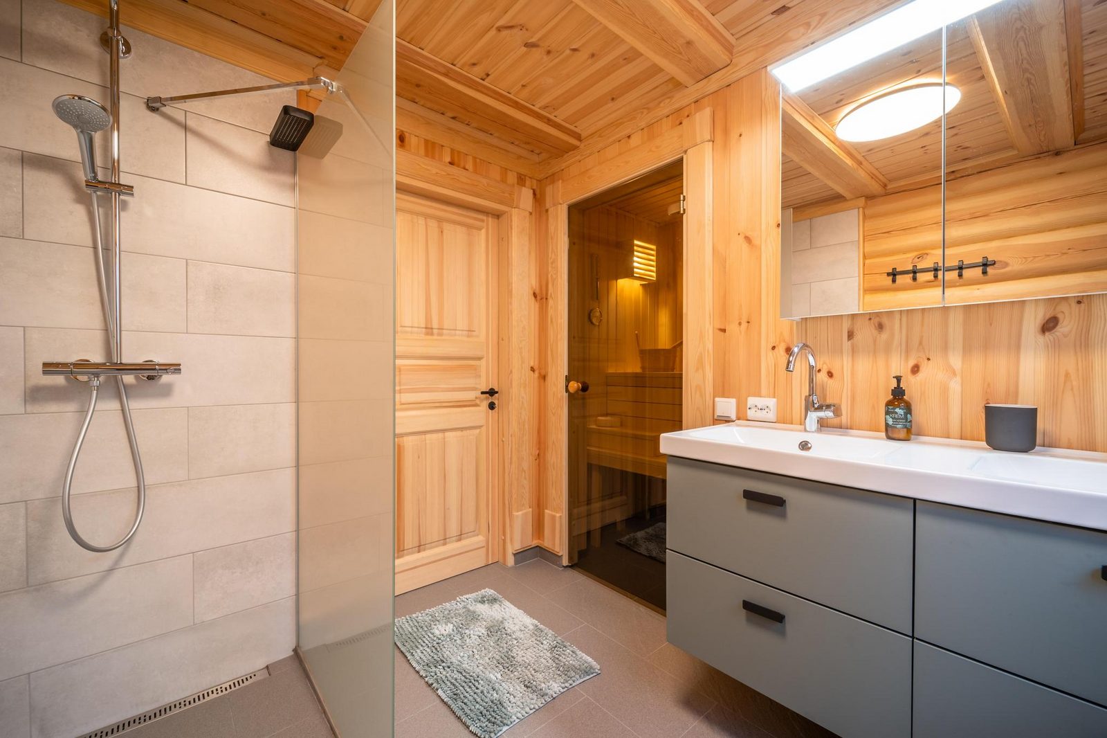 Moose Lodge | 6p | Mit Sauna & Blick aufs Wasser