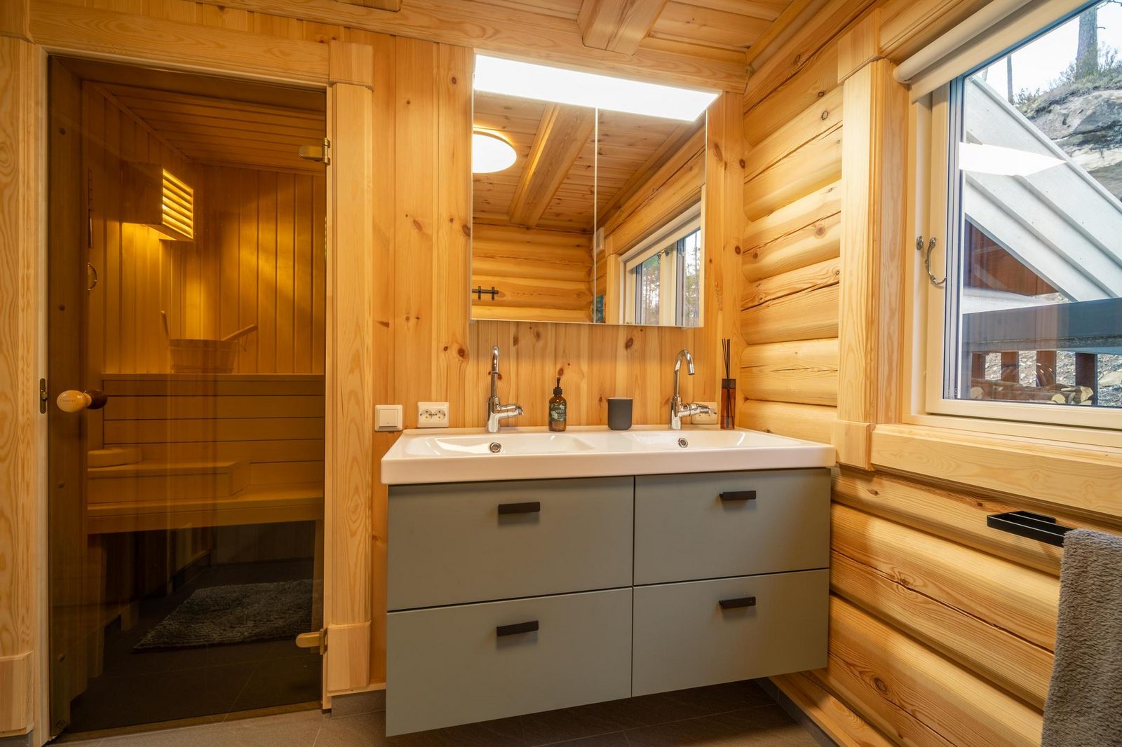Moose Lodge | 6p | Mit Sauna & Blick aufs Wasser