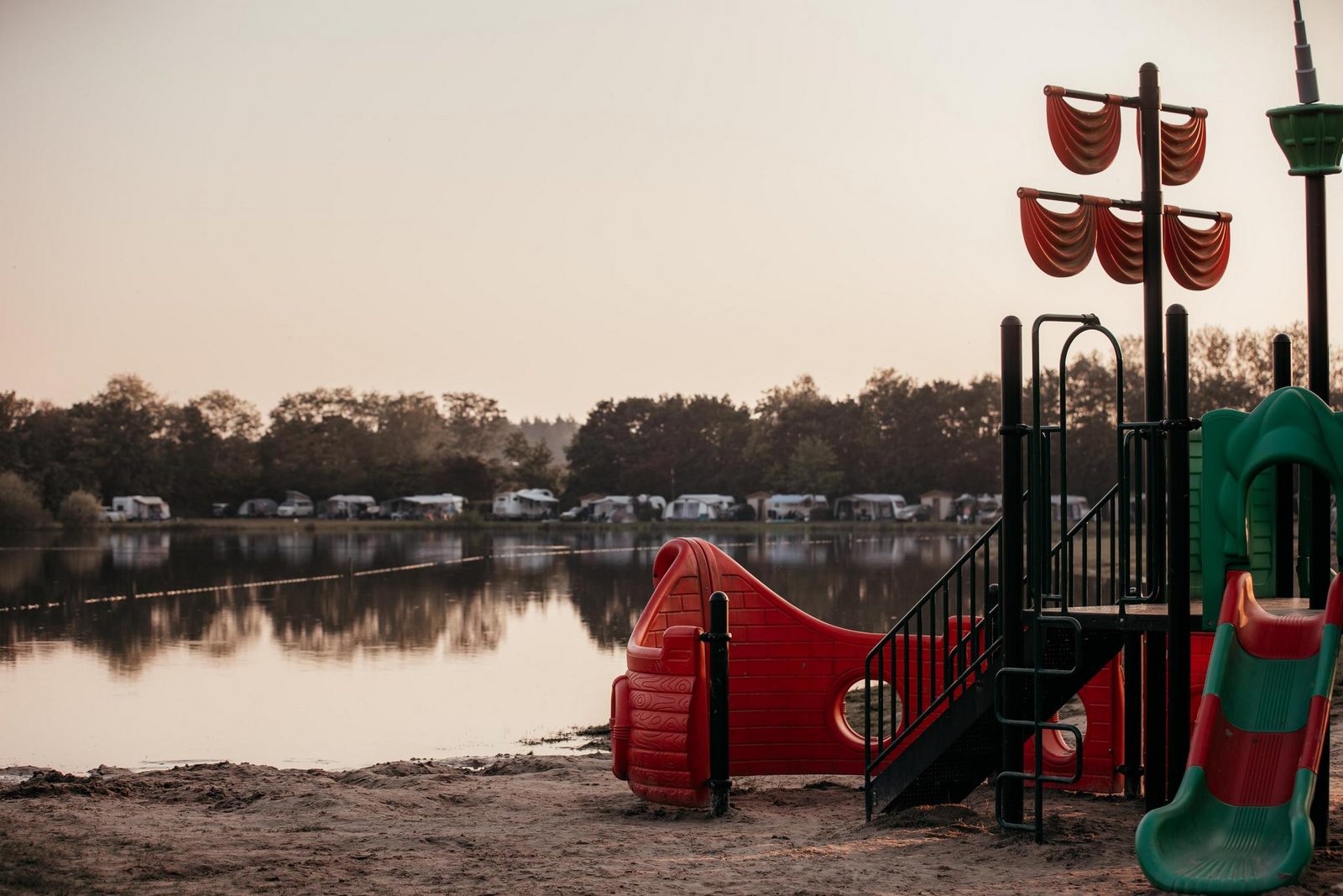 Comfort kampeerplaats met privé sanitair