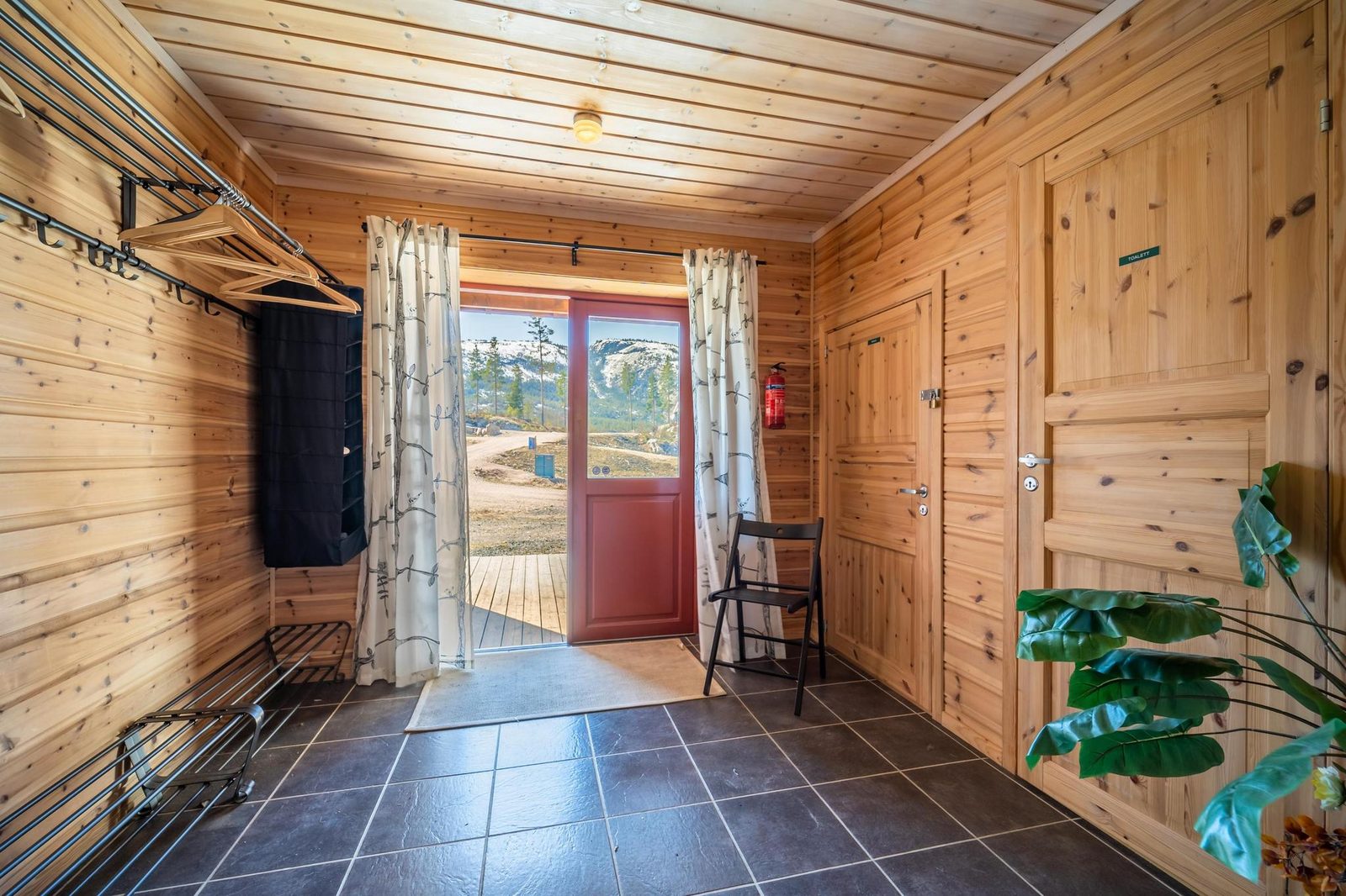 Lakehouse | 14p | With Sauna & By the Water