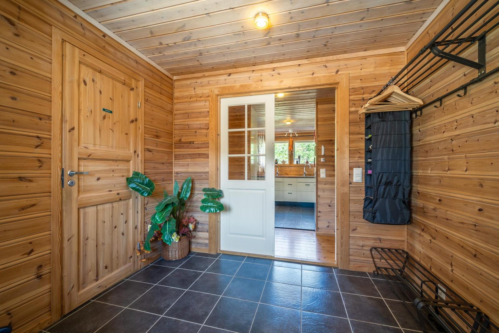 Lakehouse | 14p | With Sauna & By the Water