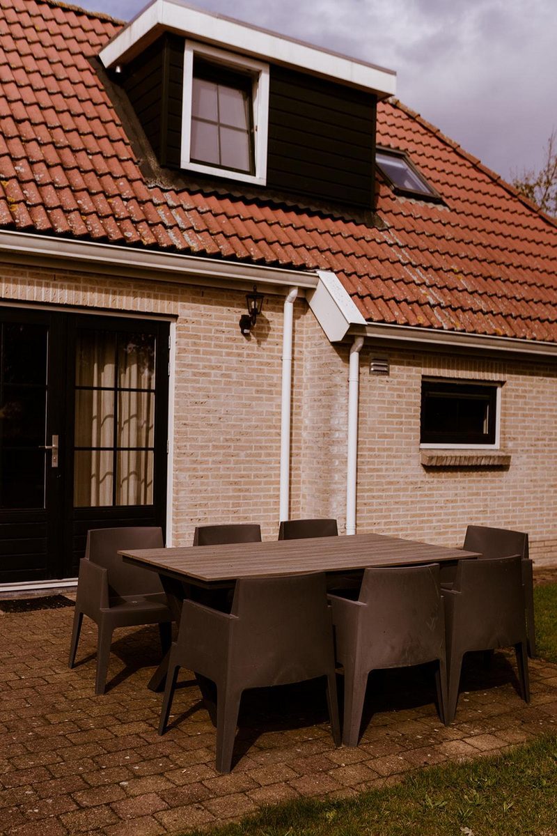 Groepsverblijf Stal + 10 comfortabele woningen (66 personen)