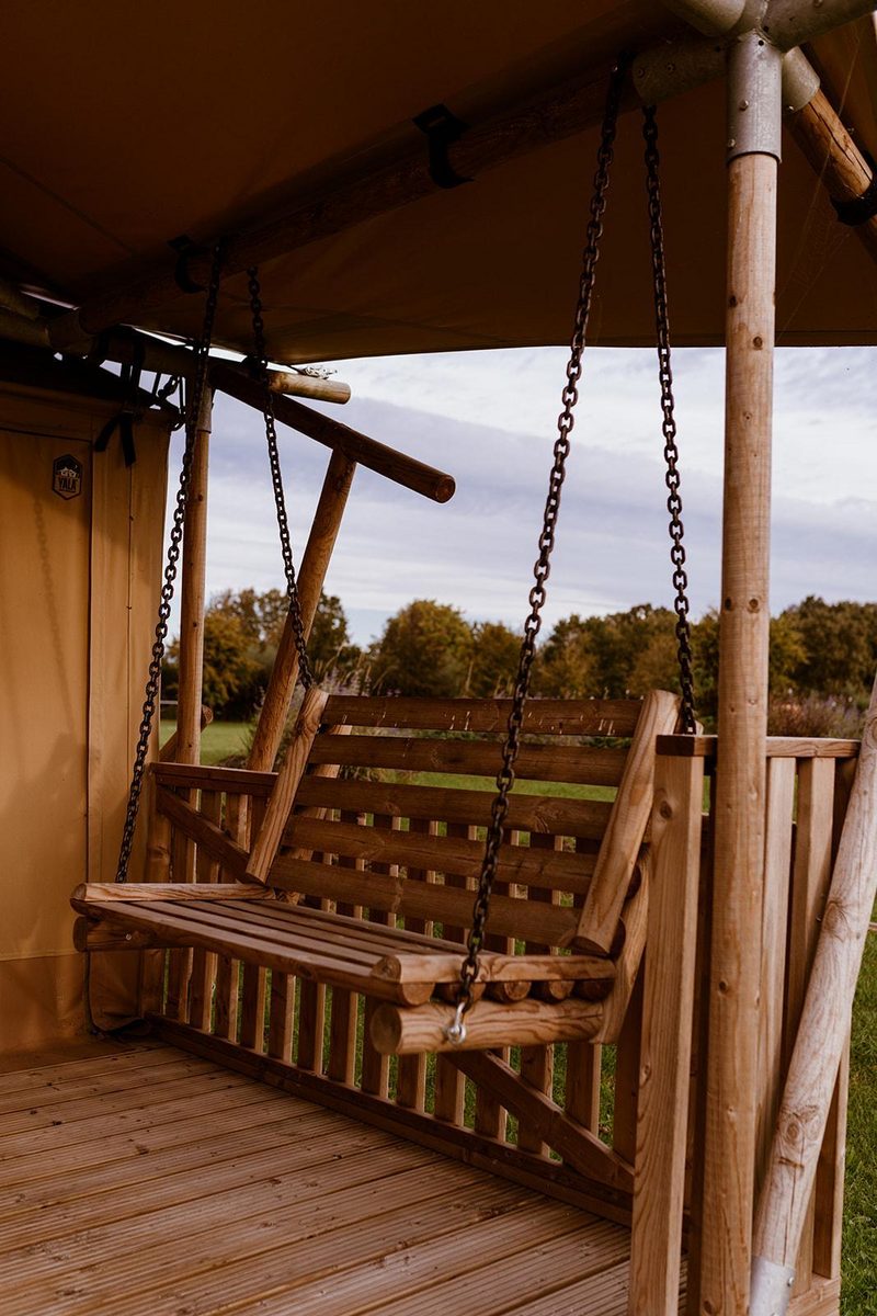 Groepsverblijf groepstent met 3 vijfpersoons glamping tenten (15 personen)