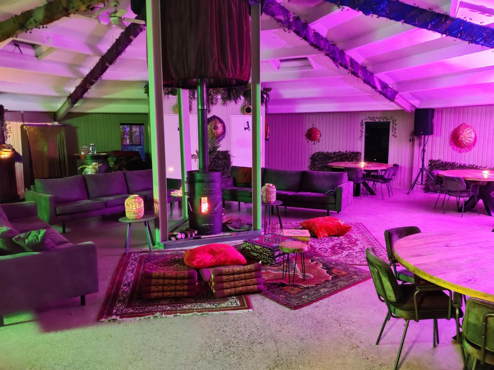 Groepsaccommodatie | Silo met 5 Vissershuisjes (30 Personen)
