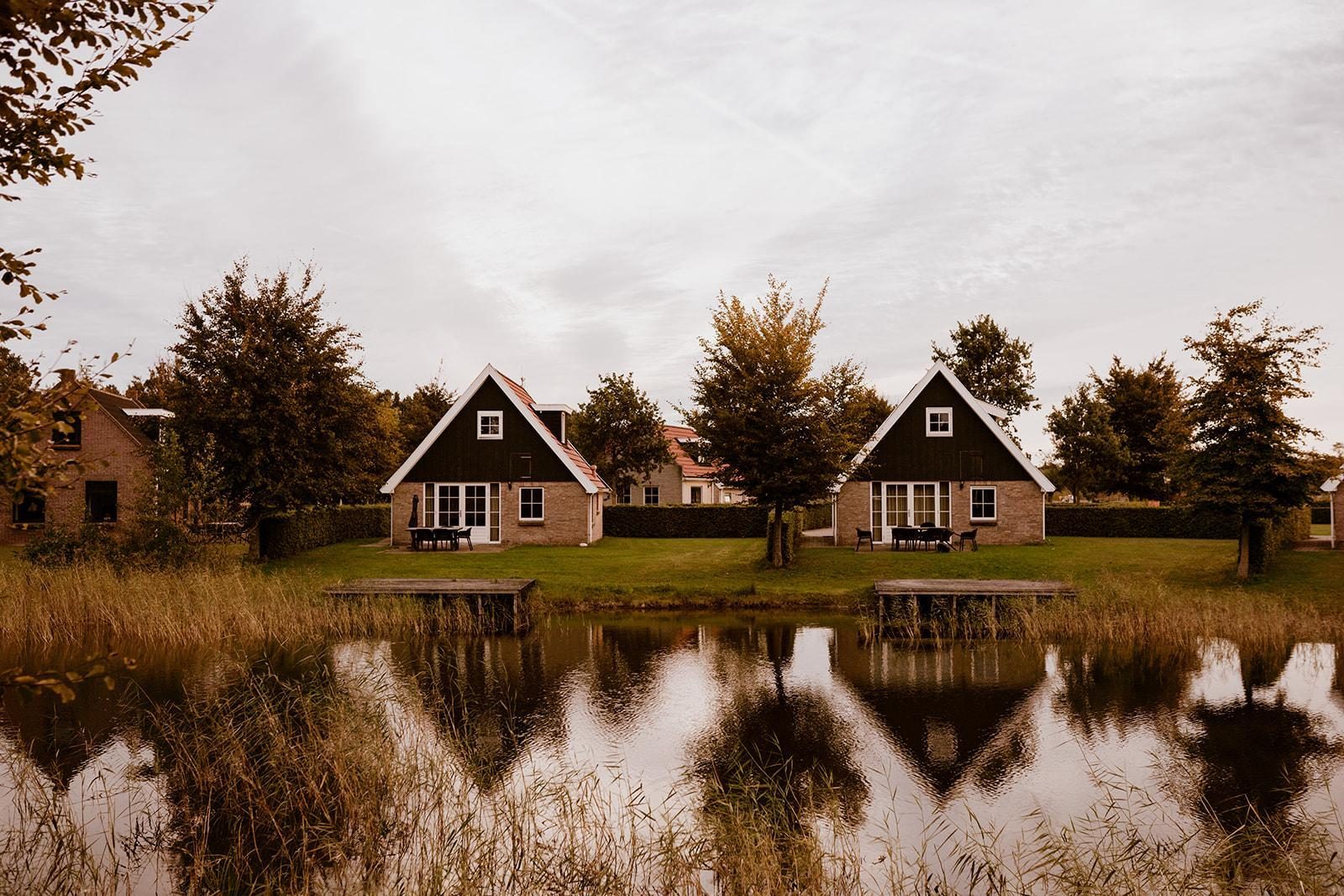 Het gehele vakantiepark + naastgelegen activiteitenterrein (maximaal 2000 personen)