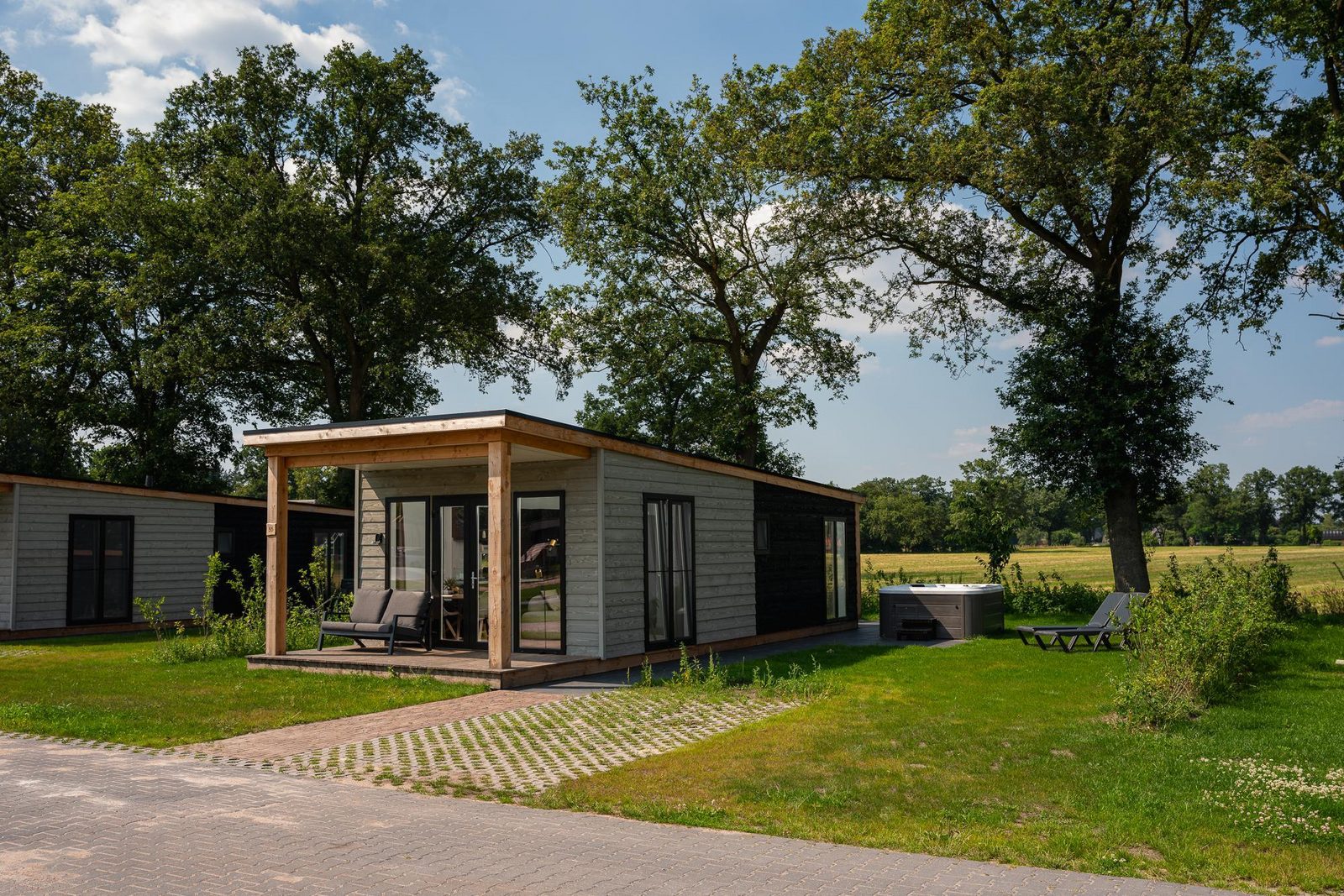 Panorama Wellnesslodge | jacuzzi, sauna en sunshower | 2 personen