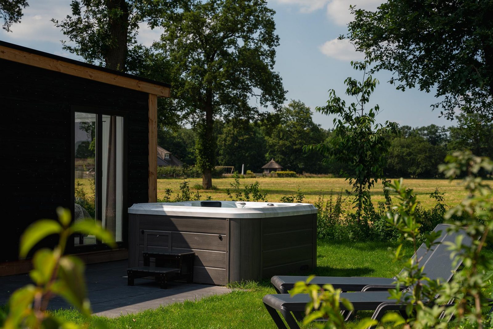 Panorama Wellnesslodge | jacuzzi, sauna en sunshower | 2 personen