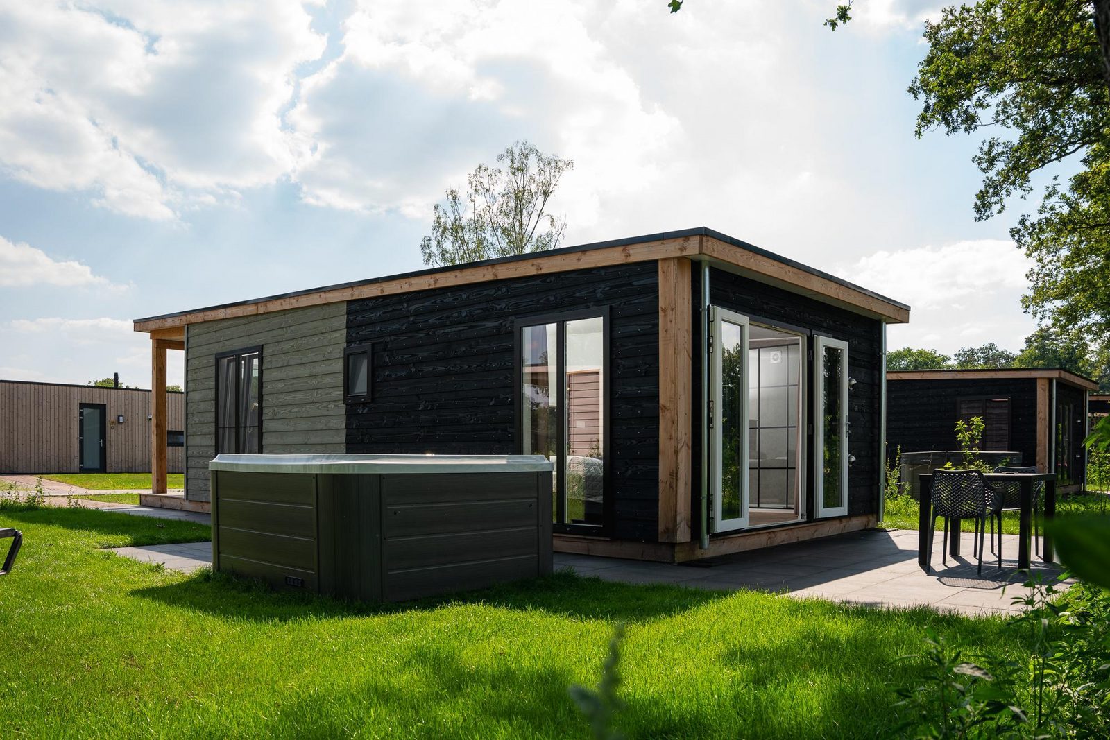 Panorama Wellnesslodge | jacuzzi, sauna en sunshower | 2 personen