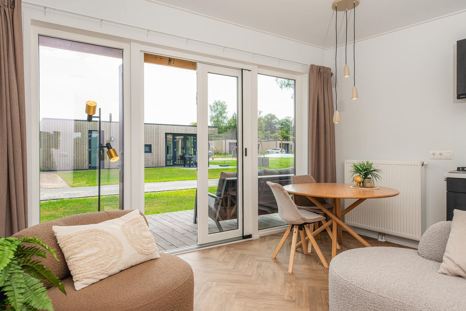 Wellnesslodge | jacuzzi, sauna en sunshower | 2 personen