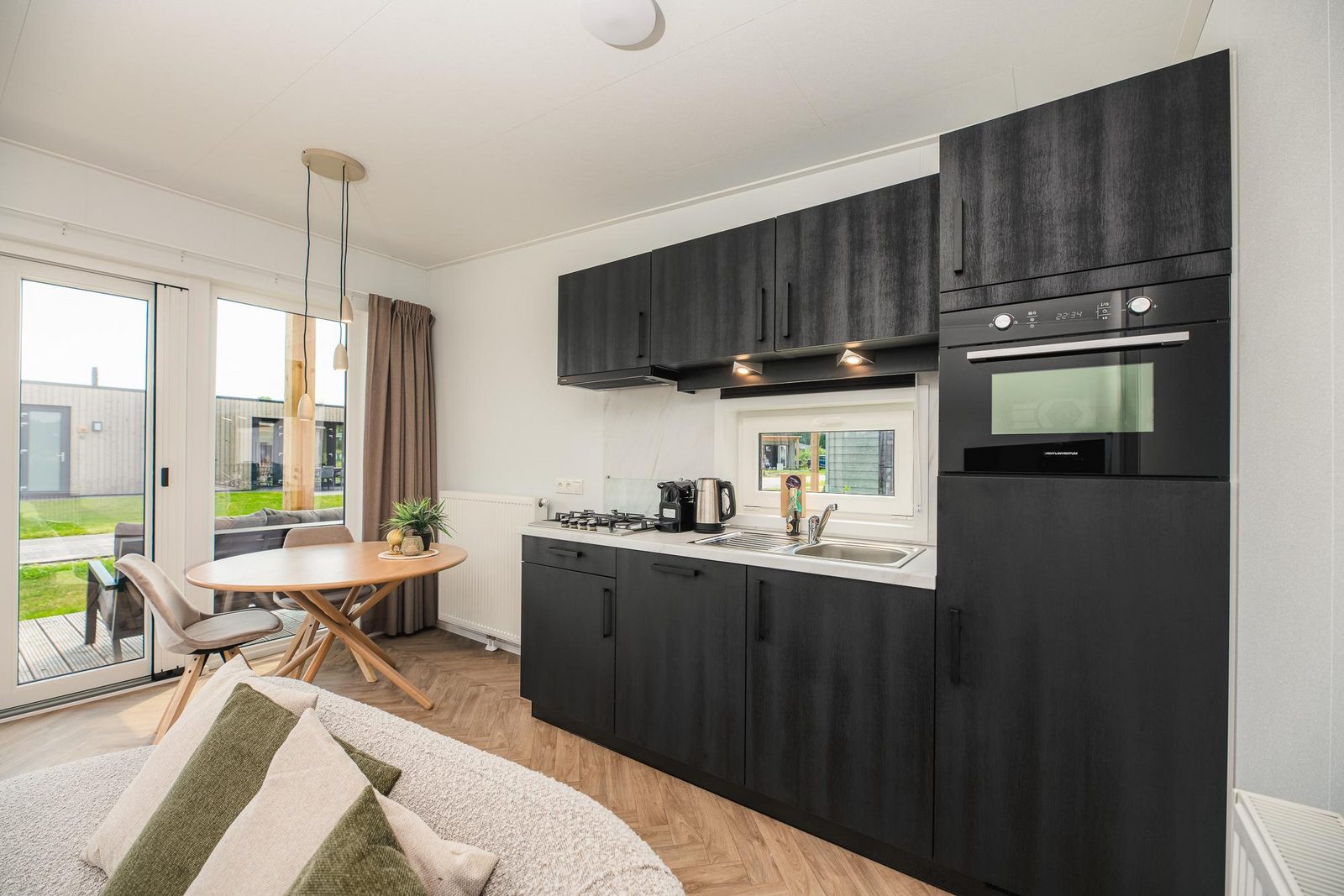 Wellnesslodge | jacuzzi, sauna en sunshower | 2 personen