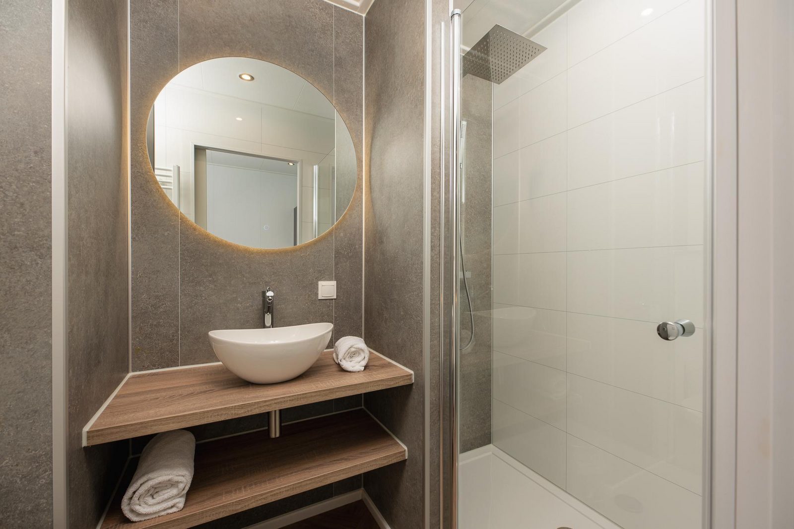 Happy Oak Lodge | Twee ensuite badkamers | 4 personen
