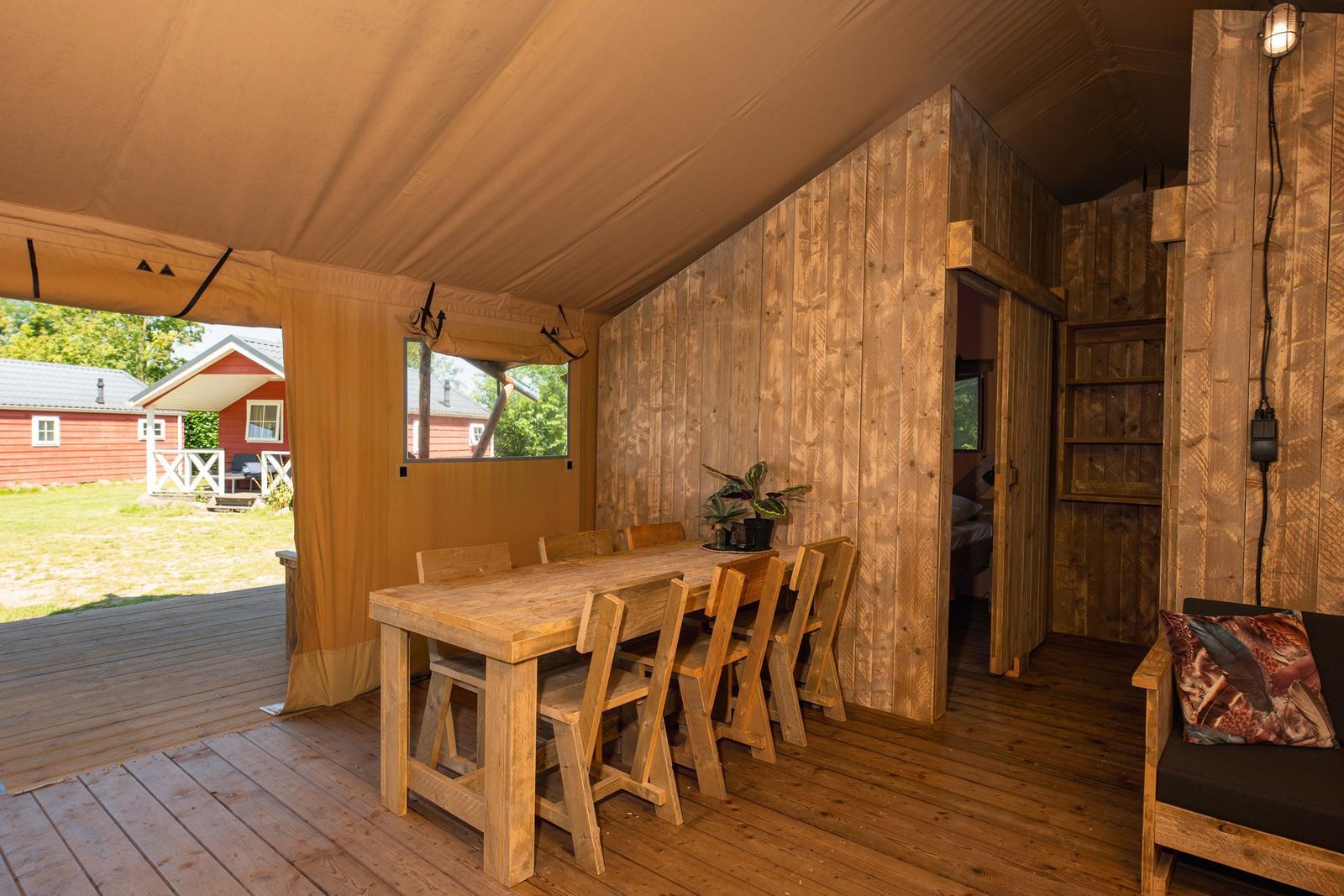 Safaritent met privé sanitair | 8 personen