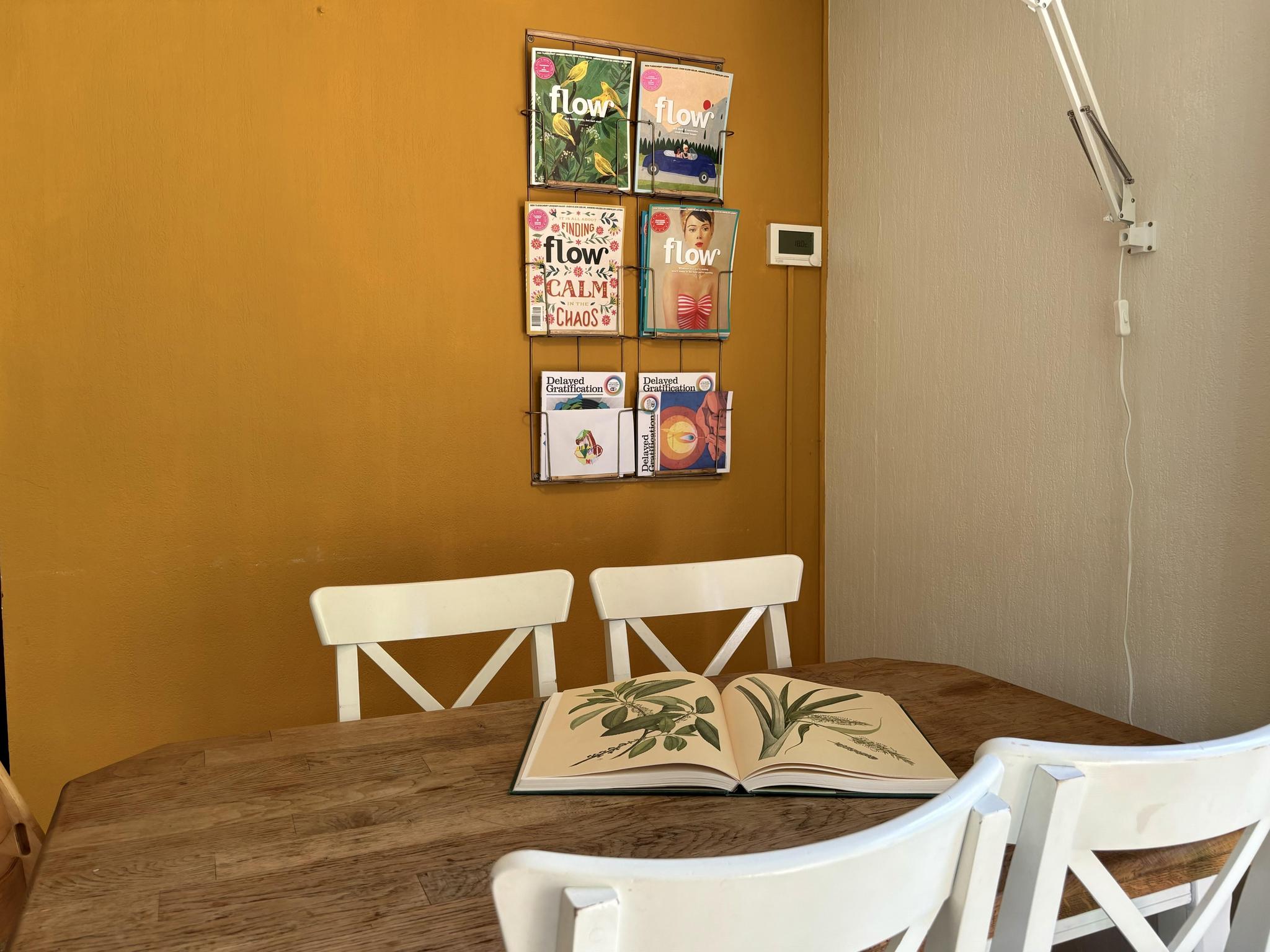 Sfeervolle Tiny Lodge Basic (48 m²) voor 2-3 personen met basis voorzieningen, tuin en terras.