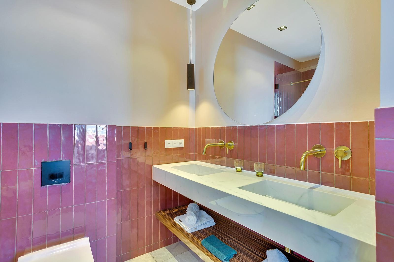 2-bedroom apartment with garden view