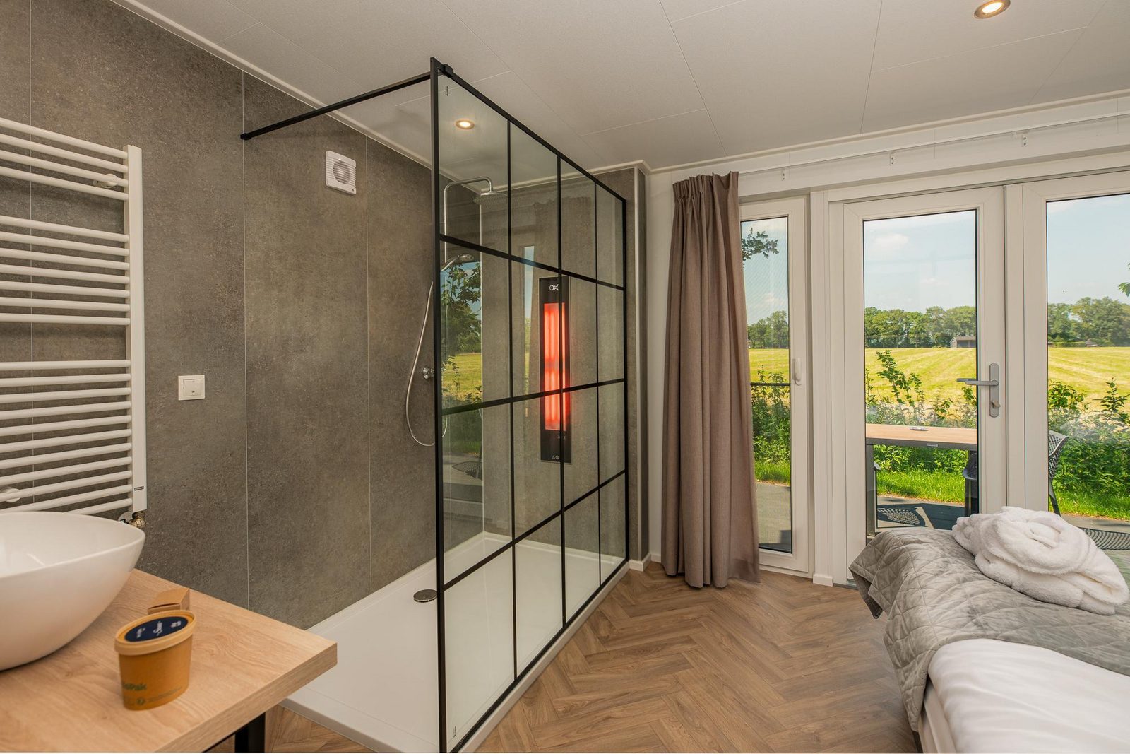 Panorama Wellnesslodge | jacuzzi, sauna en sunshower | 2 personen