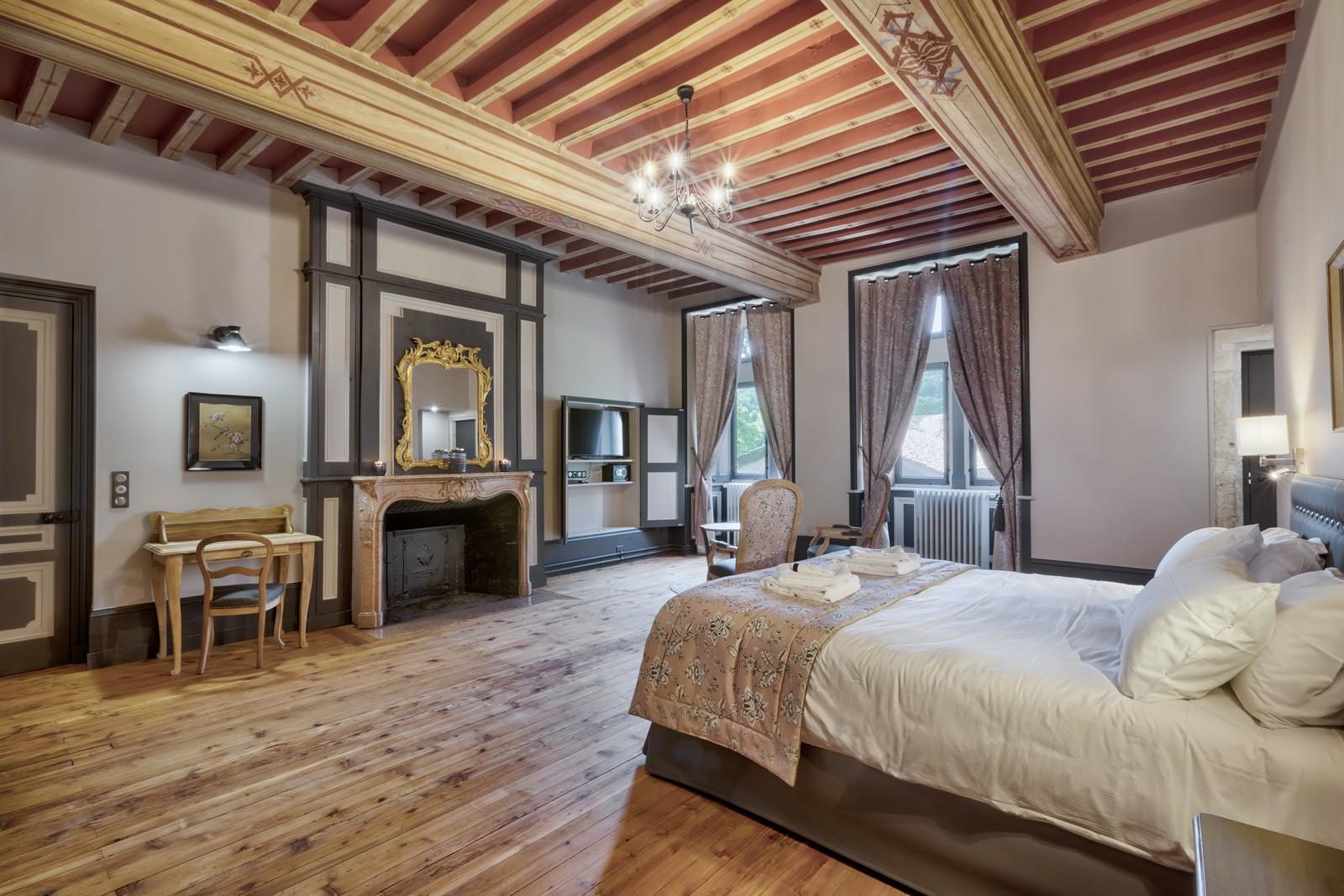 Chateau de Burnand - nieuw in 2024 kasteel vakantiehuis