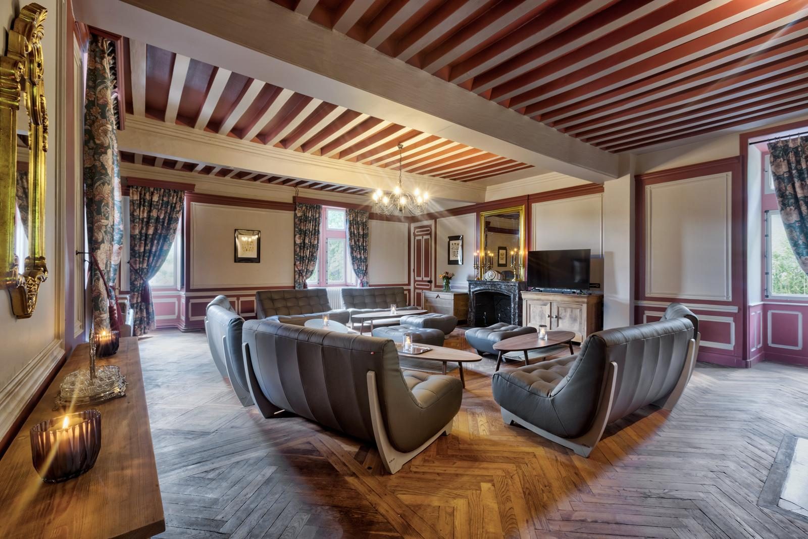 Chateau de Burnand - nieuw in 2024 kasteel vakantiehuis