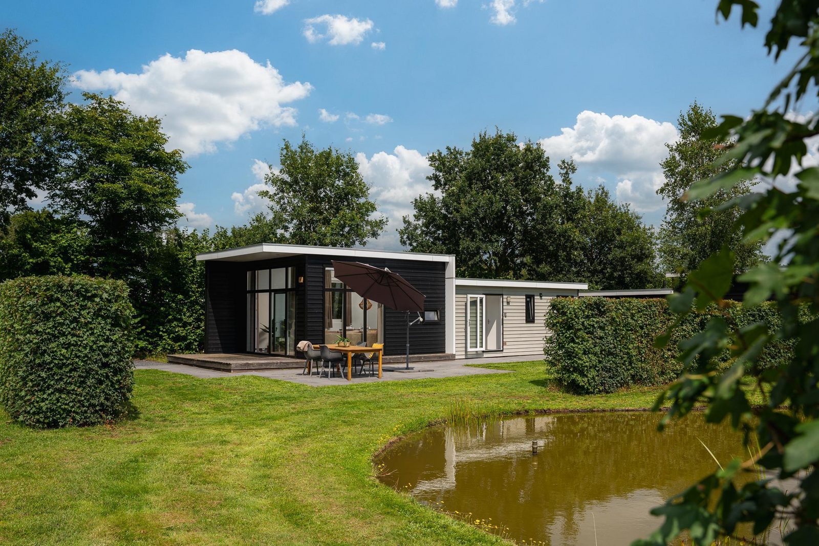 Forest doglodge with hot tub | 4 people