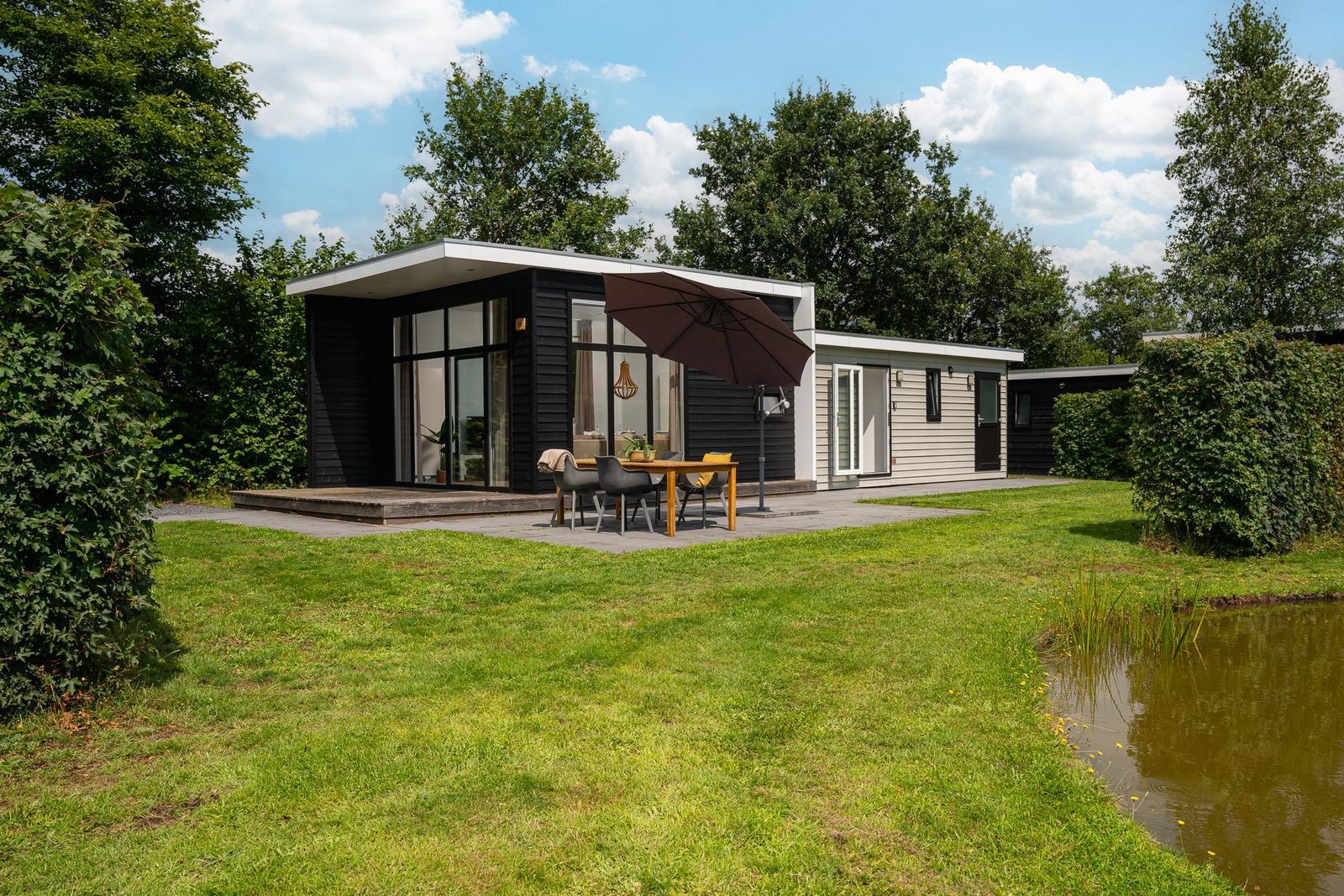Forest doglodge with hot tub | 4 people