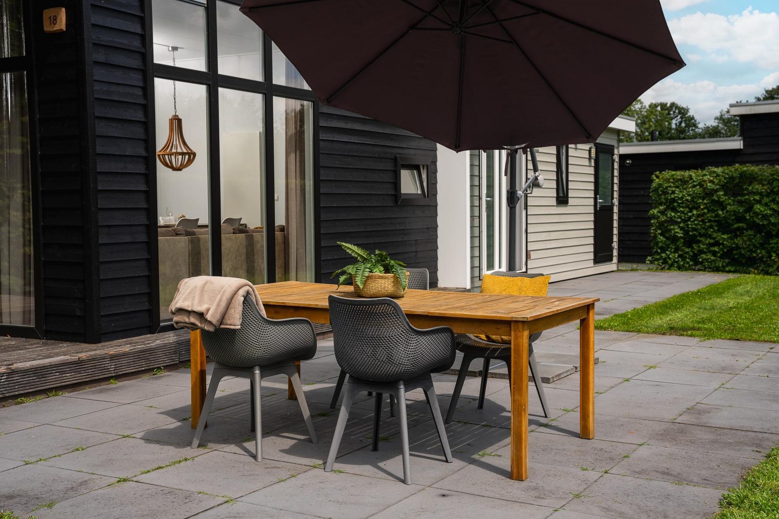 Forest doglodge with hot tub | 4 people