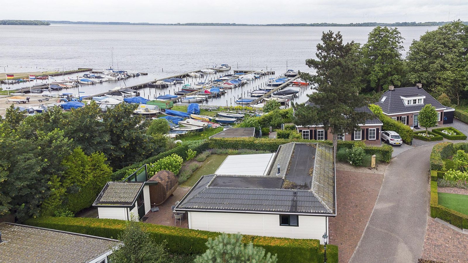 Unterkunft für sechs Personen mit Außensauna & Blick auf das Veluwemeer, drei Schlafzimmer