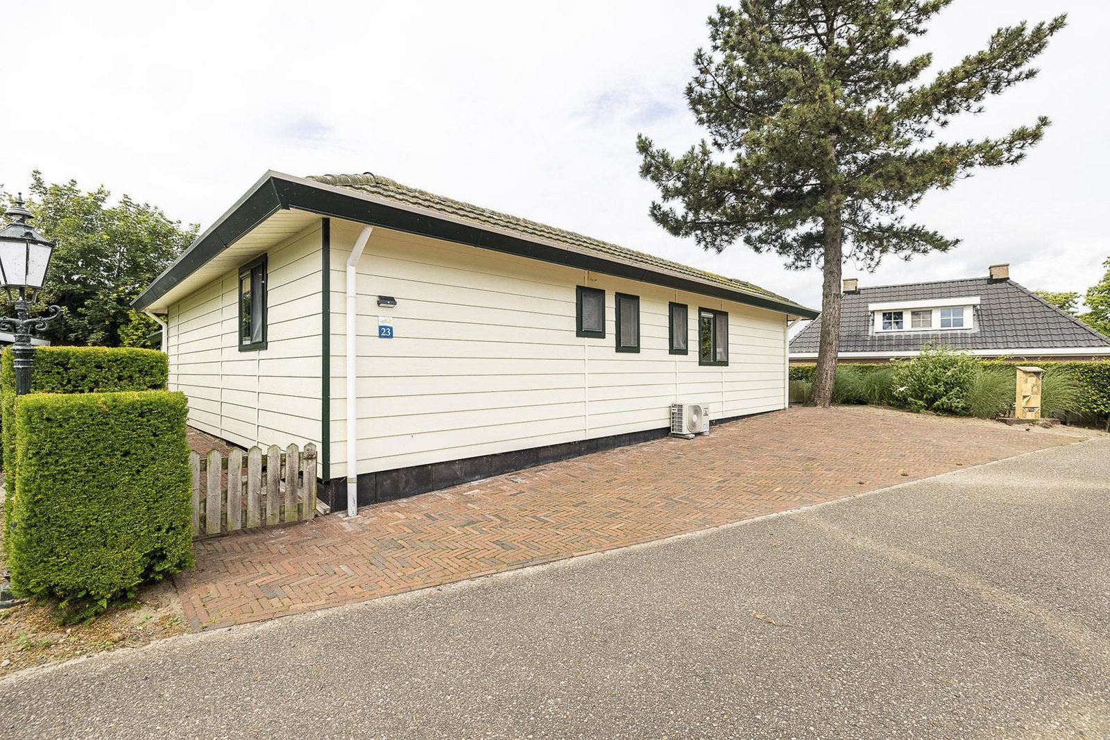Unterkunft für sechs Personen mit Außensauna & Blick auf das Veluwemeer, drei Schlafzimmer