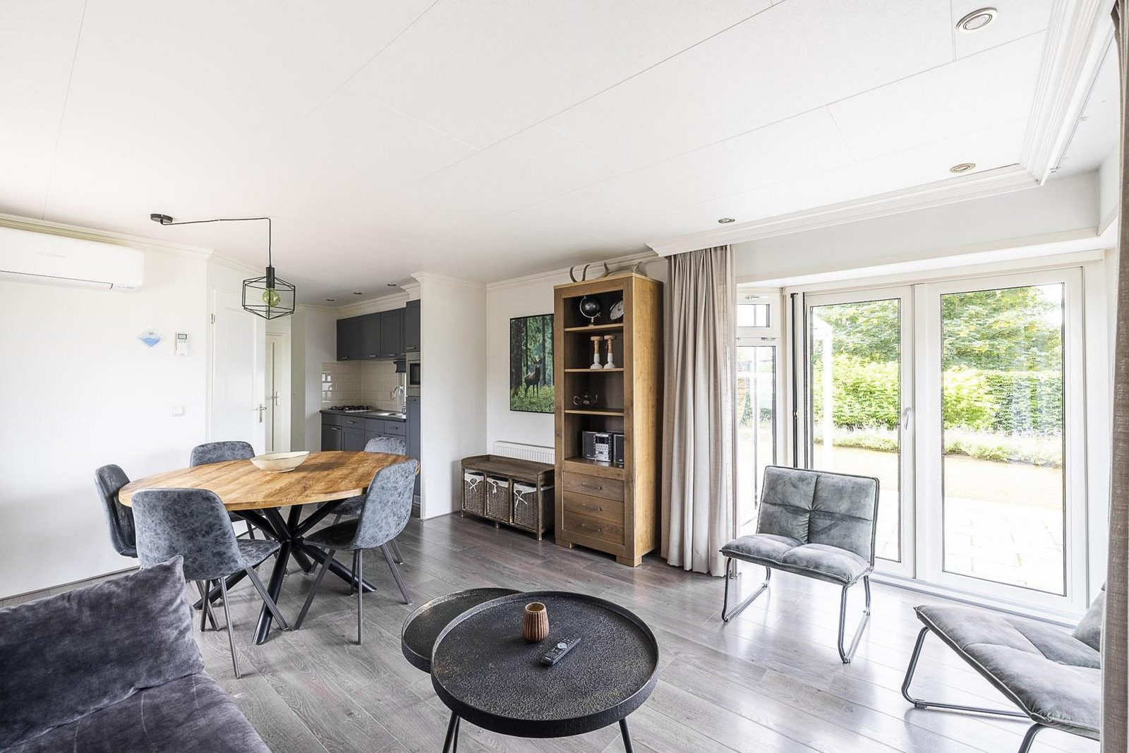 Unterkunft für sechs Personen mit Außensauna & Blick auf das Veluwemeer, drei Schlafzimmer