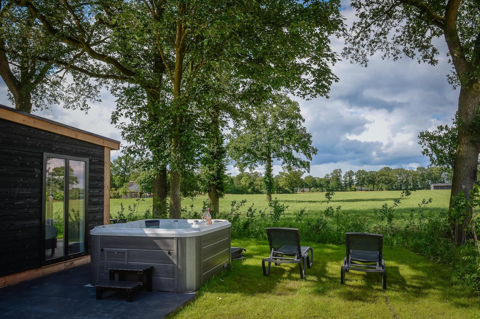 Panorama Wellnesslodge | Jacuzzi, Sauna und Bad | 2 Personen