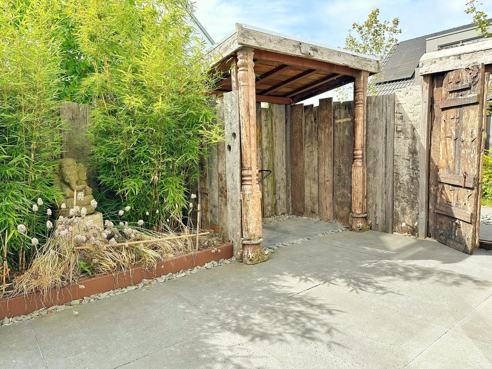 Bungalow 77
